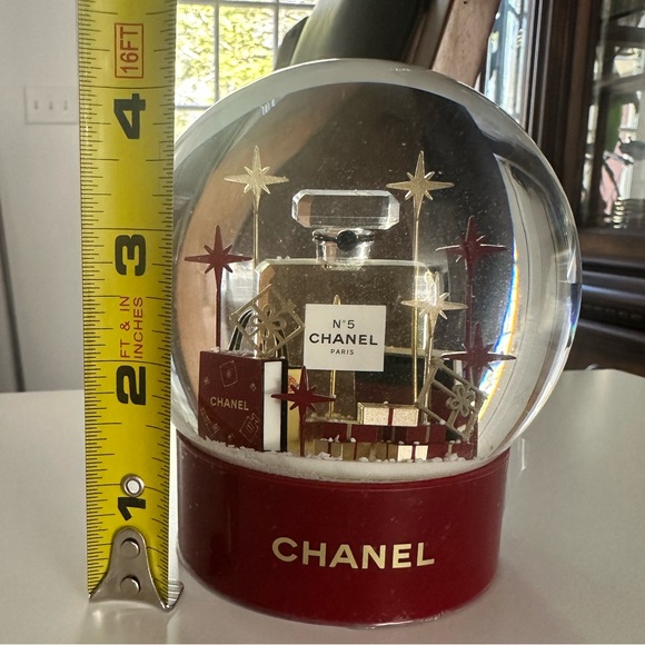 Chanel Holiday Snow Globe with Red Base - Picture 1 of 6